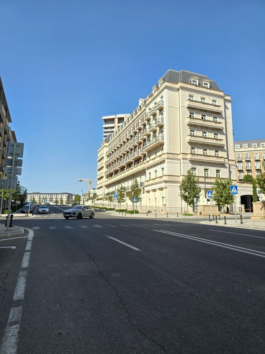 Xətai r., Bakı Kommersiya