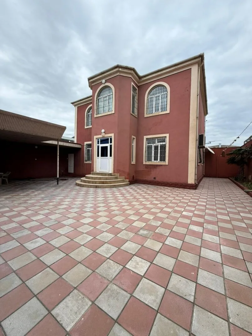 Bakı, Binəqədi, Binəqədi Həyət evi