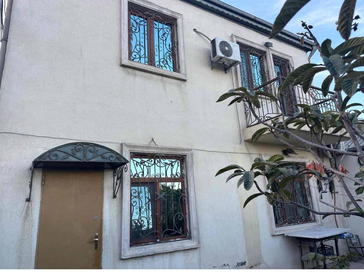 5 otaqlı Həyət evi satılır Şimal küç., Бинагади – 135 000 ₼