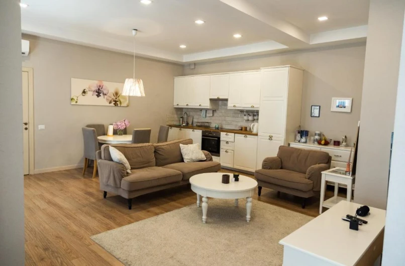 2 otaqlı Köhnə tikili satılır Bakı, Səbail, 84 m² – 1 450 ₼